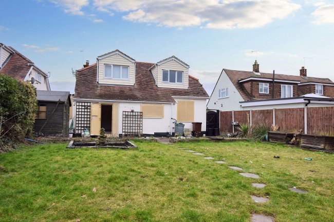 34 Benfleet Park Road, Benfleet, Essex SS7 5HJ 8