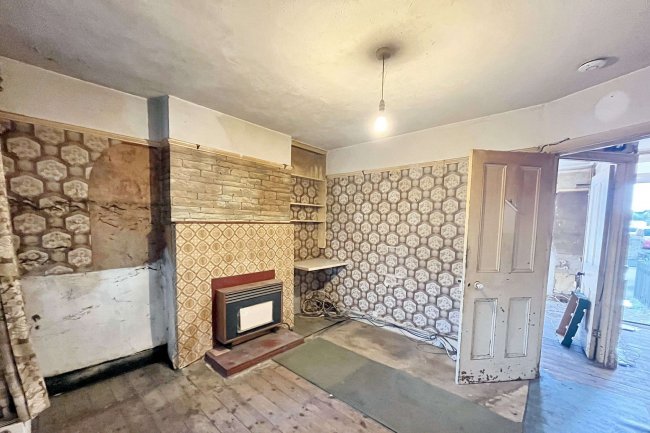 40 Frederick Road, Sutton, SM1 2HR 2