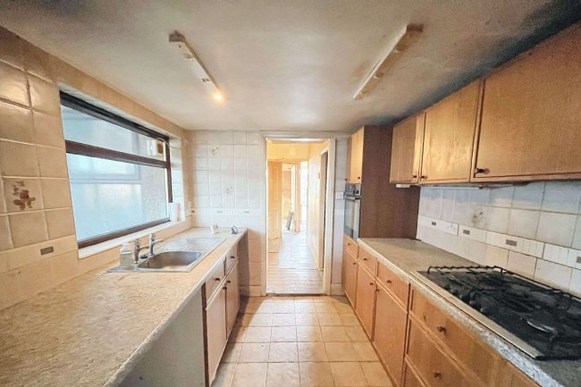 40 Frederick Road, Sutton, SM1 2HR 2