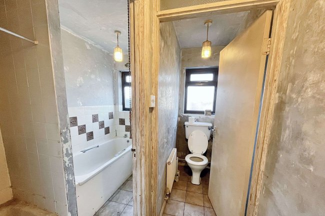 40 Frederick Road, Sutton, SM1 2HR 2