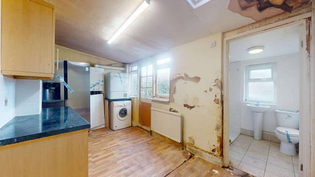 142 Salehurst Road, Brockley, London, SE4 1AP 8