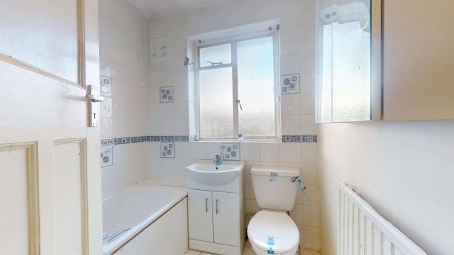 142 Salehurst Road, Brockley, London, SE4 1AP 8