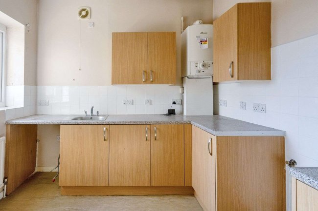 Flat B, 3 Dollis Hill Lane, Neasden, London NW2 6JH 9