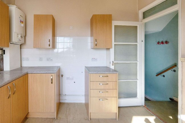 Flat B, 3 Dollis Hill Lane, Neasden, London NW2 6JH 9