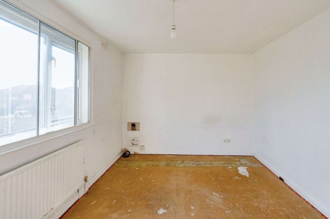 Flat B, 3 Dollis Hill Lane, Neasden, London NW2 6JH 9