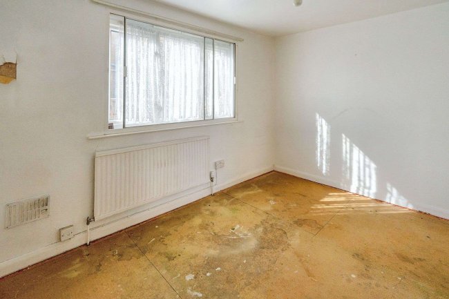 Flat B, 3 Dollis Hill Lane, Neasden, London NW2 6JH 9