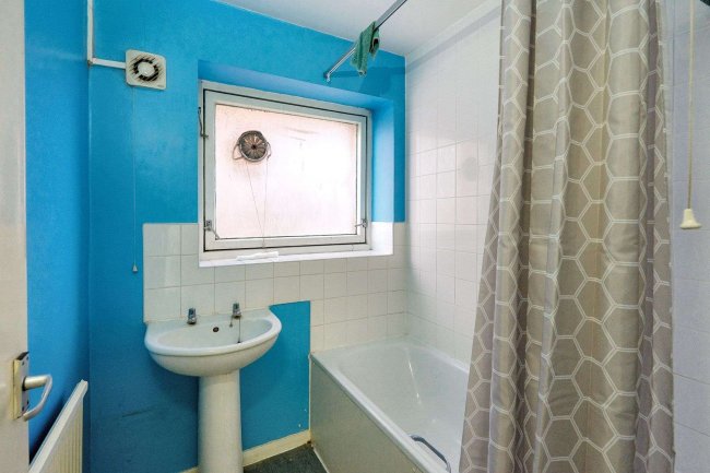 Flat B, 3 Dollis Hill Lane, Neasden, London NW2 6JH 9