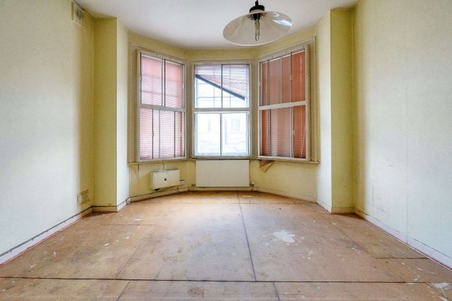 Flat B, 3 Dollis Hill Lane, Neasden, London NW2 6JH 9