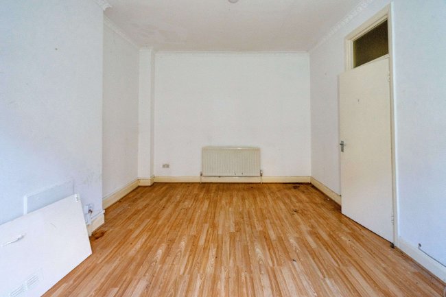 Flat A, 12 Morat Street, Stockwell, London, SW9 0RP 7