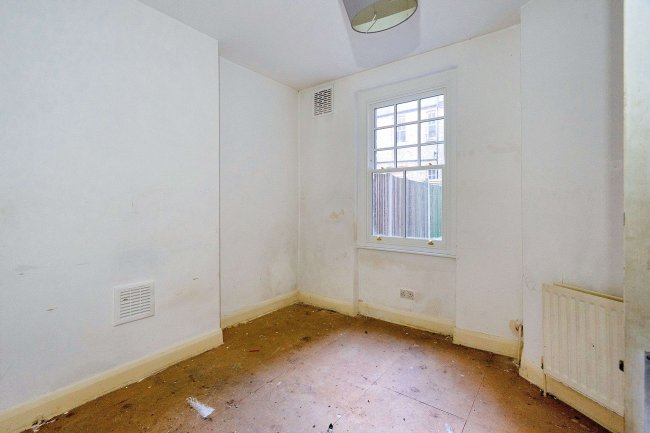 Flat A, 12 Morat Street, Stockwell, London, SW9 0RP 7