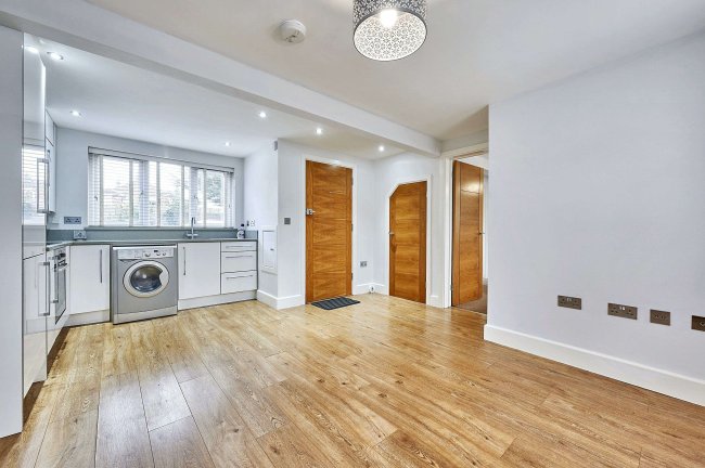 2 Woodfield Mews, Woodfield Terrace, Stanstead, Essex, CM24 8SW 9