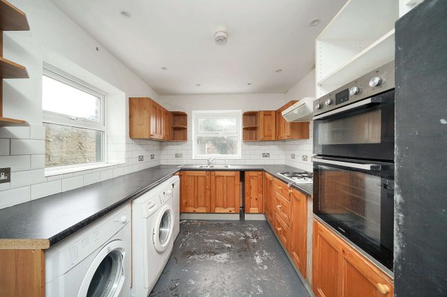 128 Tarring Road, Worthing, West Sussex, BN11 4HA 9