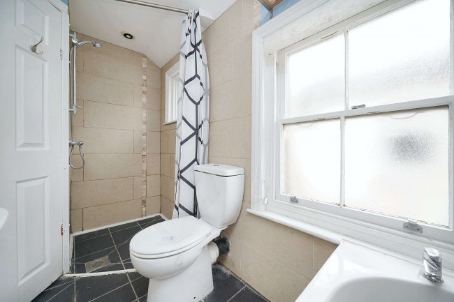 128 Tarring Road, Worthing, West Sussex, BN11 4HA 9