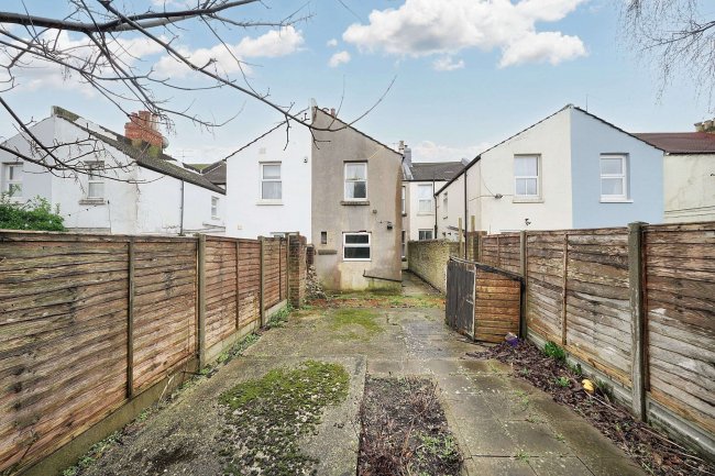 128 Tarring Road, Worthing, West Sussex, BN11 4HA 9