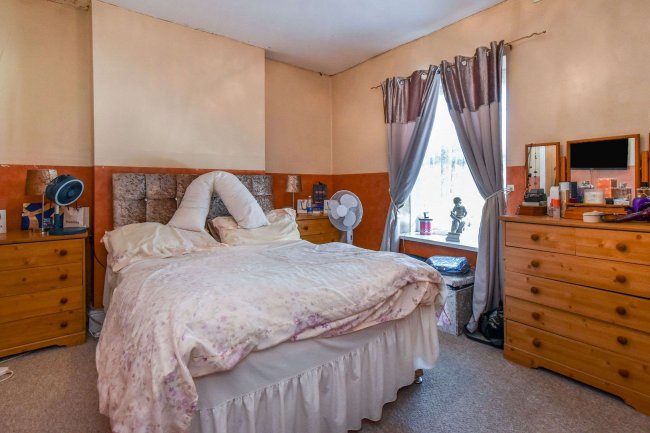 24 Alice Street, Neath, SA11 1BN 2