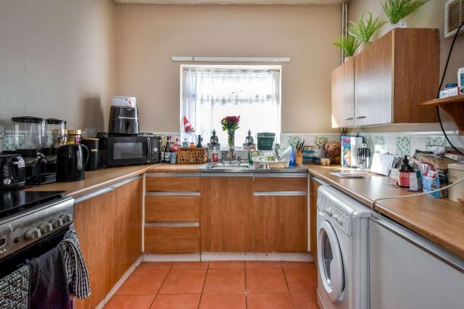 24 Alice Street, Neath, SA11 1BN 2