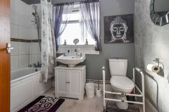 24 Alice Street, Neath, SA11 1BN 2