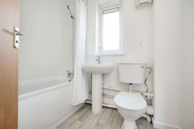 4 Francis Street, Nottingham, Nottinghamshire, NG7 4GB 8