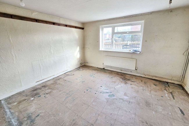 2 Chatham Avenue, Alfreton, Derbyshire, DE55 7LG 10