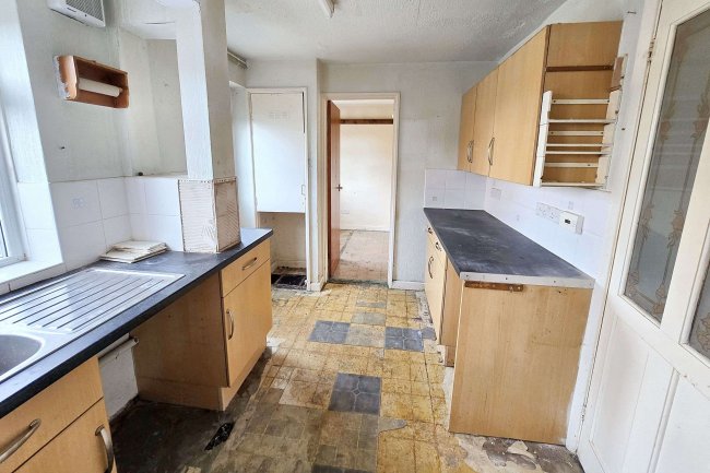 2 Chatham Avenue, Alfreton, Derbyshire, DE55 7LG 10