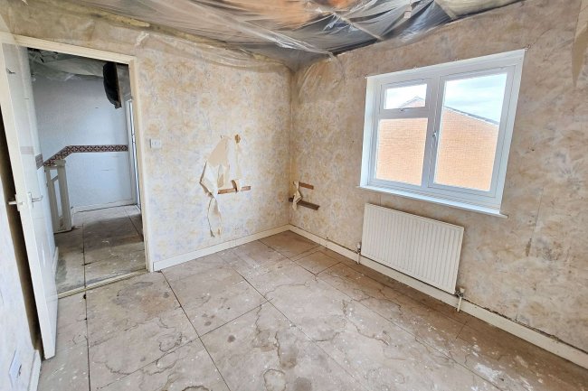 2 Chatham Avenue, Alfreton, Derbyshire, DE55 7LG 10