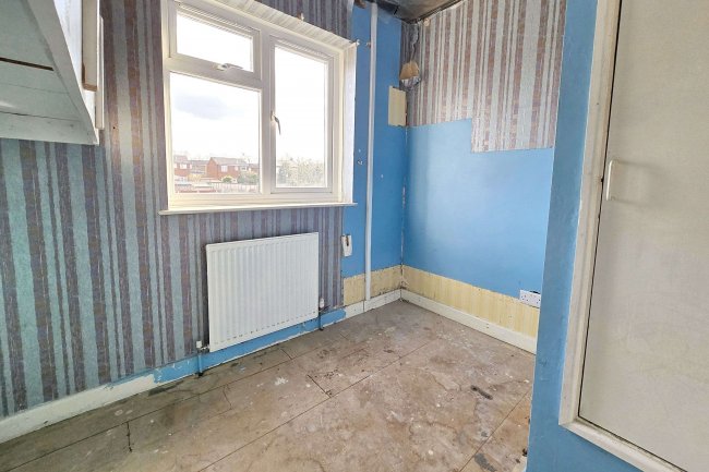 2 Chatham Avenue, Alfreton, Derbyshire, DE55 7LG 10