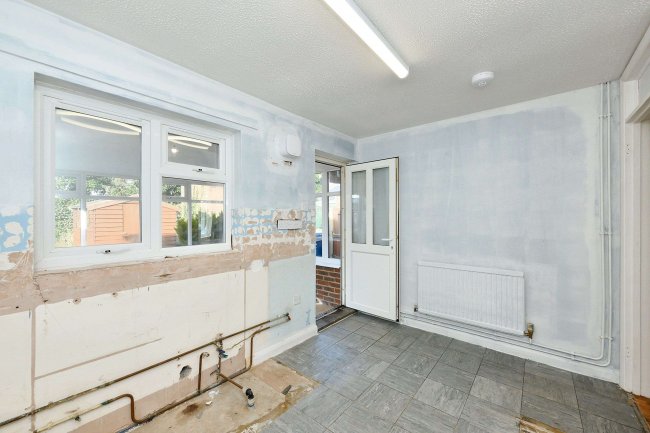 42 The Crescent, St Ives, Cambridgeshire, PE27 6TA 3