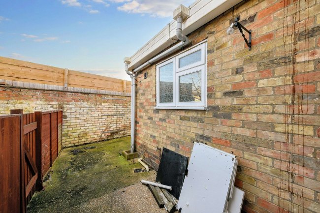 257 Great North Road, East Socon, St Neots, Cambridgeshire, PE19 8BN 1