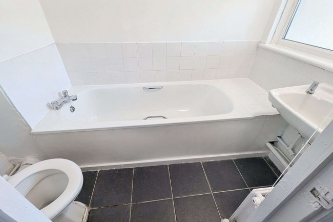 1 Hawthorne House, Saunders Close, Huntingdon, Cambridgeshire, PE29 7AJ 4