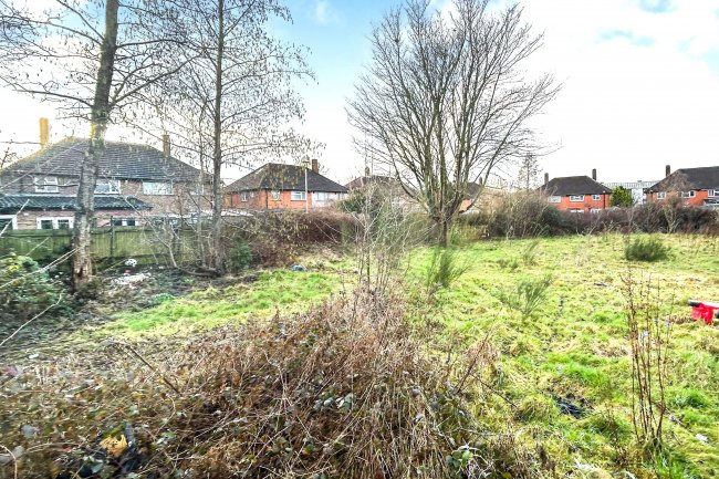 Former Buffer Bear Nursery Land, Matthew's Gardens, New Addington, Croydon CR0 0DQ 1