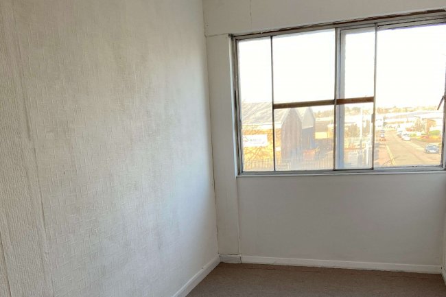 503 Dallow Road, Luton, Bedfordshire, LU1 1UN 9