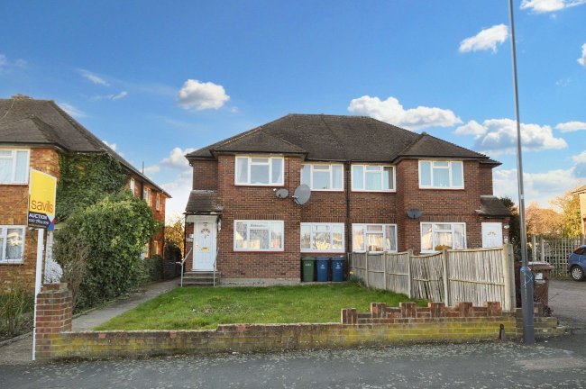 426 Northolt Road, Harrow, HA2 8EZ 3