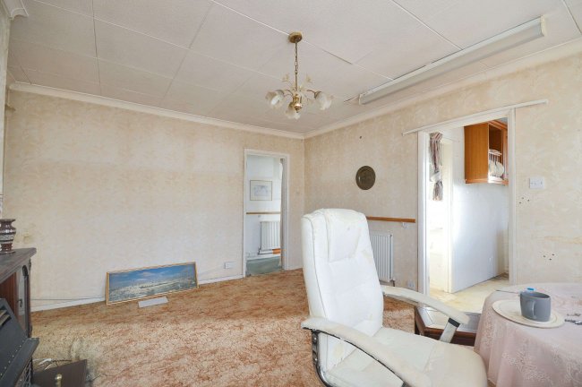 426 Northolt Road, Harrow, HA2 8EZ 3