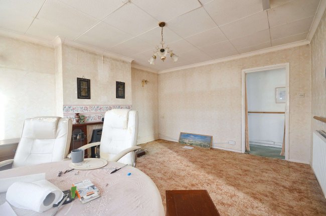 426 Northolt Road, Harrow, HA2 8EZ 3