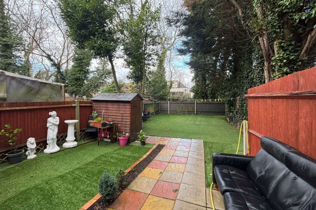 66 Brentmead Place, Golders Green, London NW11 9LJ 9