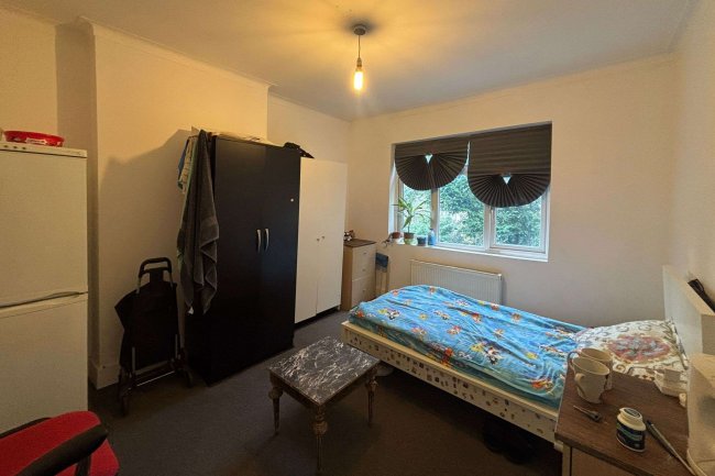 66 Brentmead Place, Golders Green, London NW11 9LJ 9