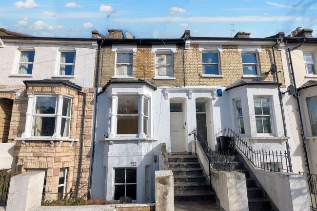 19B Tadmor Street, London W12 8AH 9