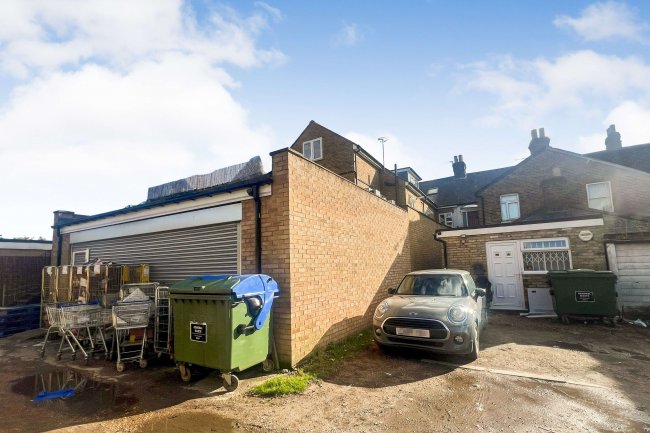 13 &13A Feltham Road, Ashford, TW15 1DQ 6