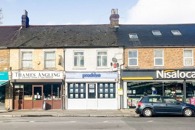 13 &13A Feltham Road, Ashford, TW15 1DQ 6