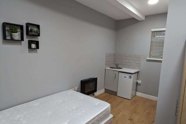 113 & 113A Cowper Road, London, W7 1EL 4