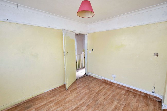 84 Dickens Avenue, Uxbridge, Middlesex, UB8 3DN 10