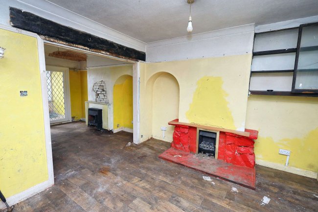 84 Dickens Avenue, Uxbridge, Middlesex, UB8 3DN 10