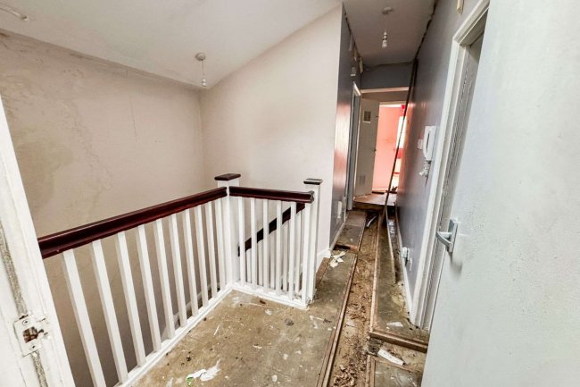 312A & Office, St Margarets Banks, High Street, Rochester, Kent, ME1 1HS 5