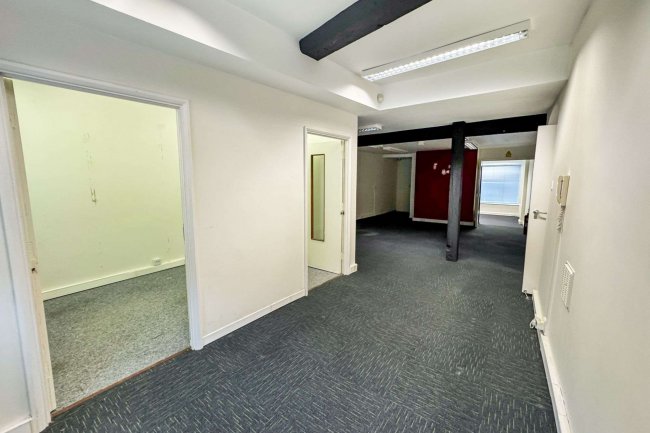 312A & Office, St Margarets Banks, High Street, Rochester, Kent, ME1 1HS 5