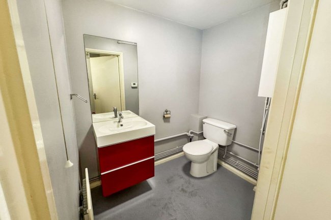 312A & Office, St Margarets Banks, High Street, Rochester, Kent, ME1 1HS 5