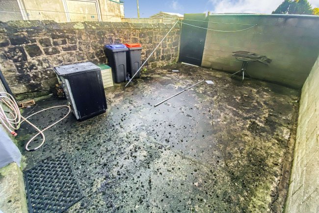 7 Pica Cottages, Pica, Workington, Cumbria, CA14 4QA 8