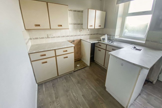 7 Pica Cottages, Pica, Workington, Cumbria, CA14 4QA 8