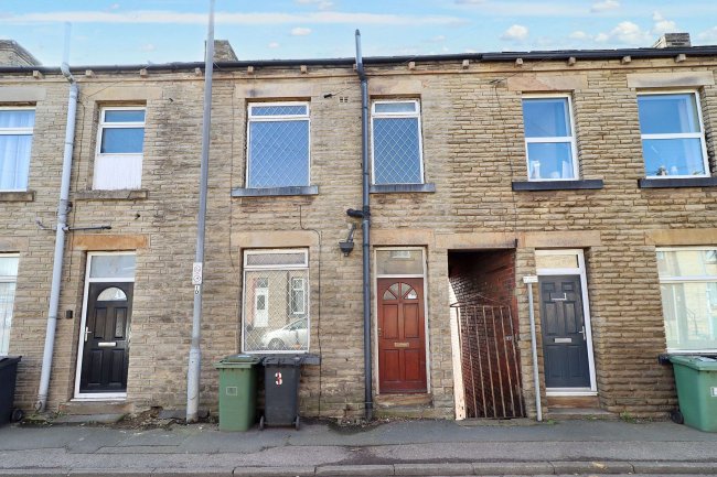 3 Common Road, Heckmondwike, Batley, WF17 7QL 5