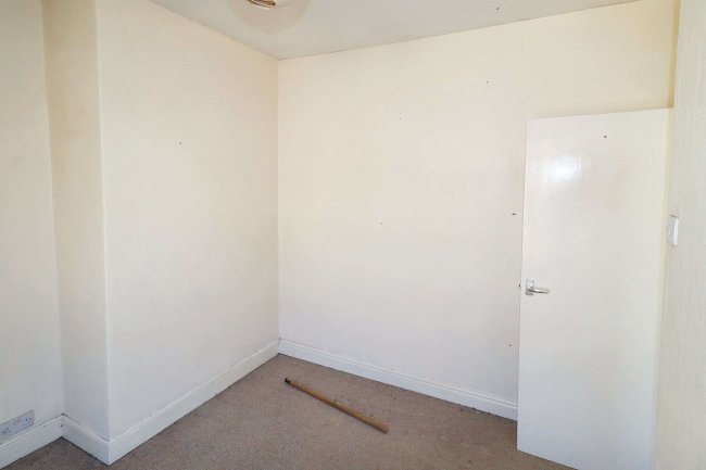 3 Common Road, Heckmondwike, Batley, WF17 7QL 5