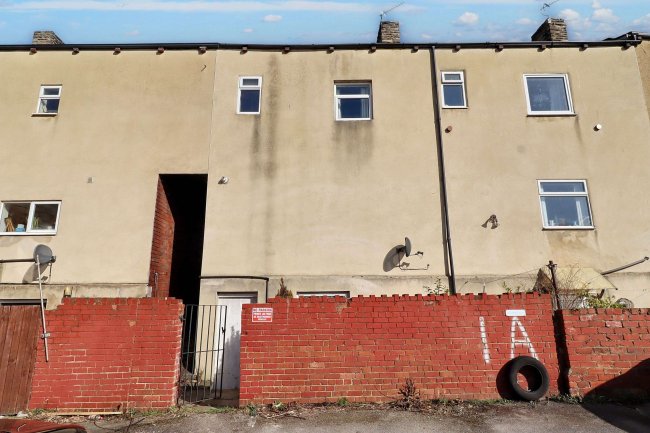 3 Common Road, Heckmondwike, Batley, WF17 7QL 5